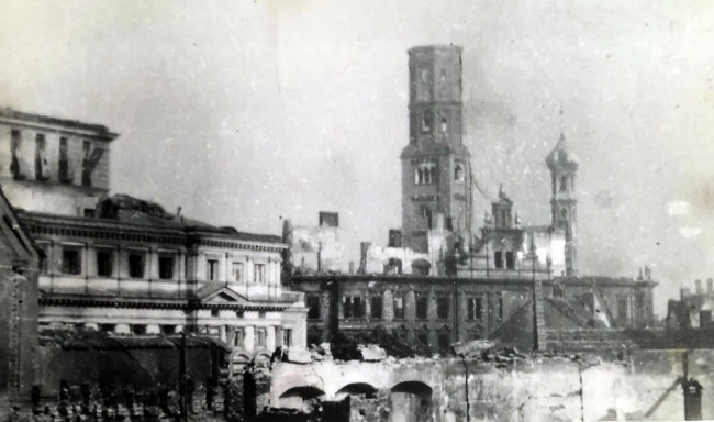 Heilig Kreuz nach der Bombennacht 1944